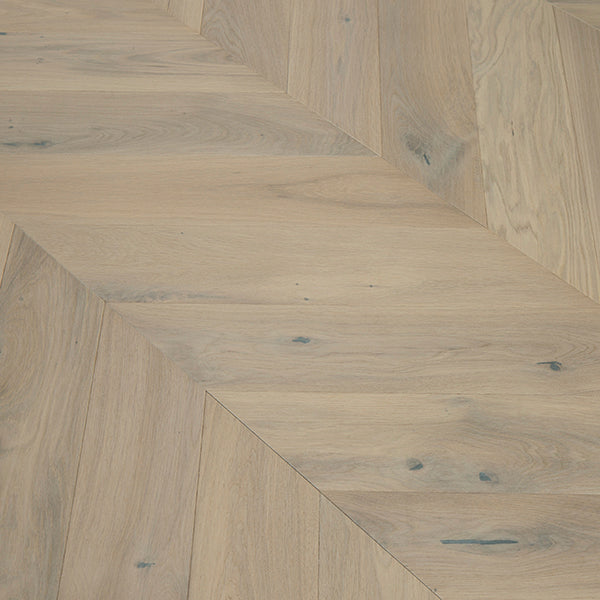 PARKET TGP 1L HRAST CHEVRON 45 BURGUNDY PEARL NATURAL MAT LAK ČETKAN 4Vm T&G
